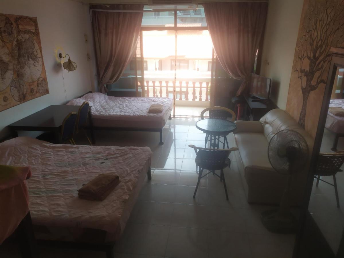 Artem'S Guesthouse Jomtien Beach Exterior foto
