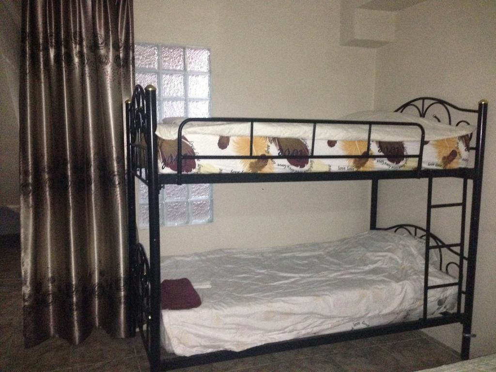 Artem'S Guesthouse Jomtien Beach Exterior foto