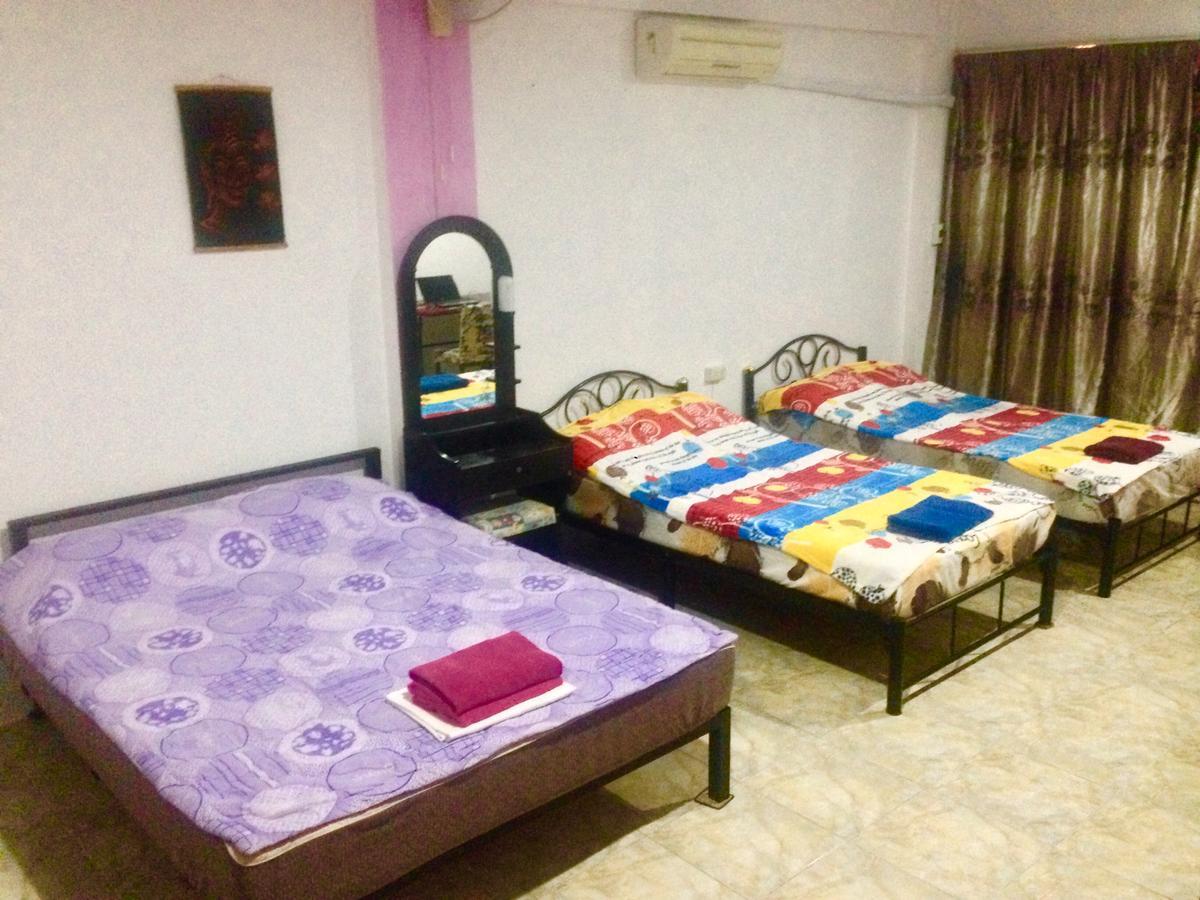 Artem'S Guesthouse Jomtien Beach Exterior foto